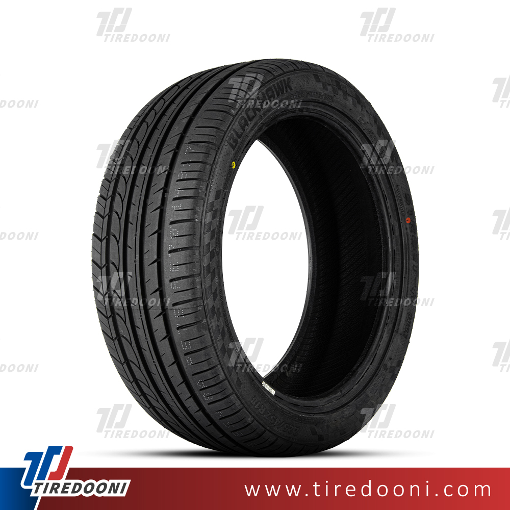 لاستیک خودرو بلک هاک سایز 245/45R20 مدل گل HU02